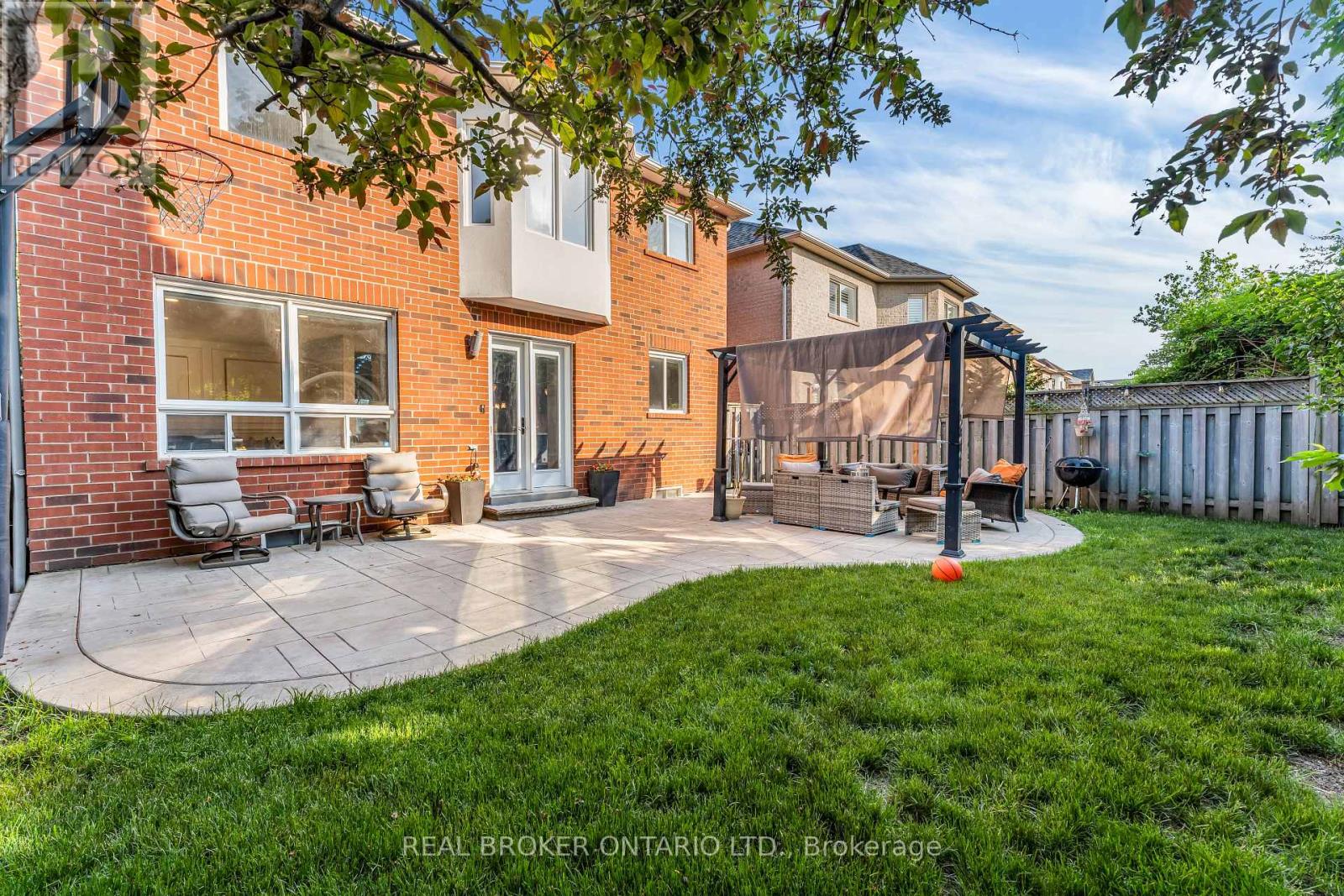 2293 Woodcrest Drive