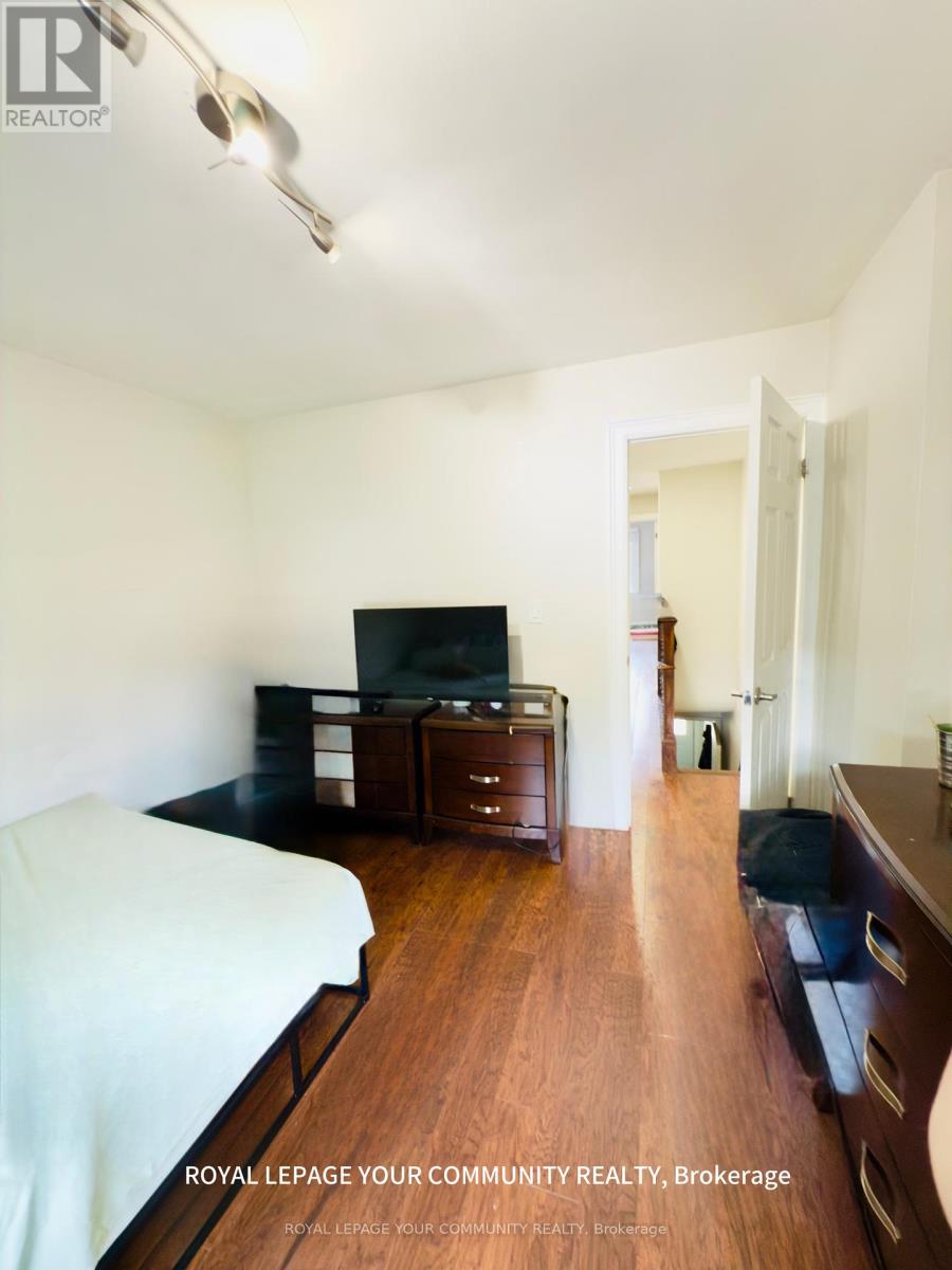 2nd Floor 7 Harvie Avenue E
