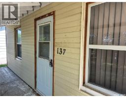 Kitchen - 137 3rd Street W, Ponteix, SK S0N1Z0 Photo 2