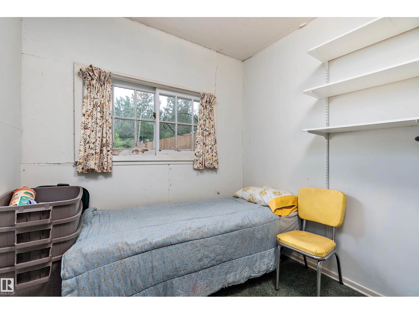 211 2nd Av