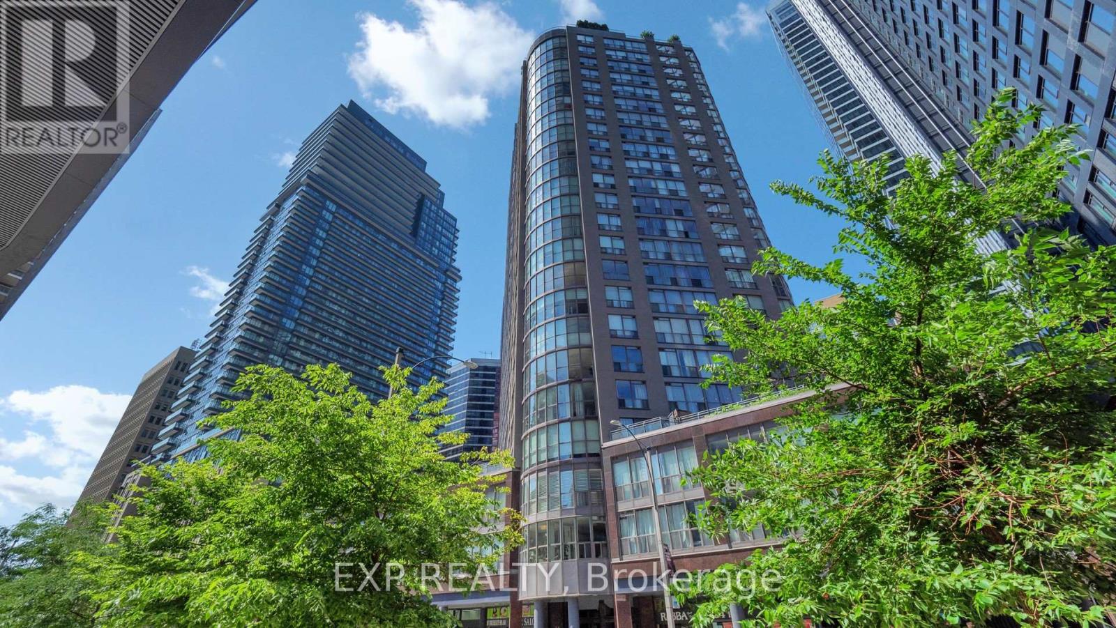 1105 24 Wellesley Street W