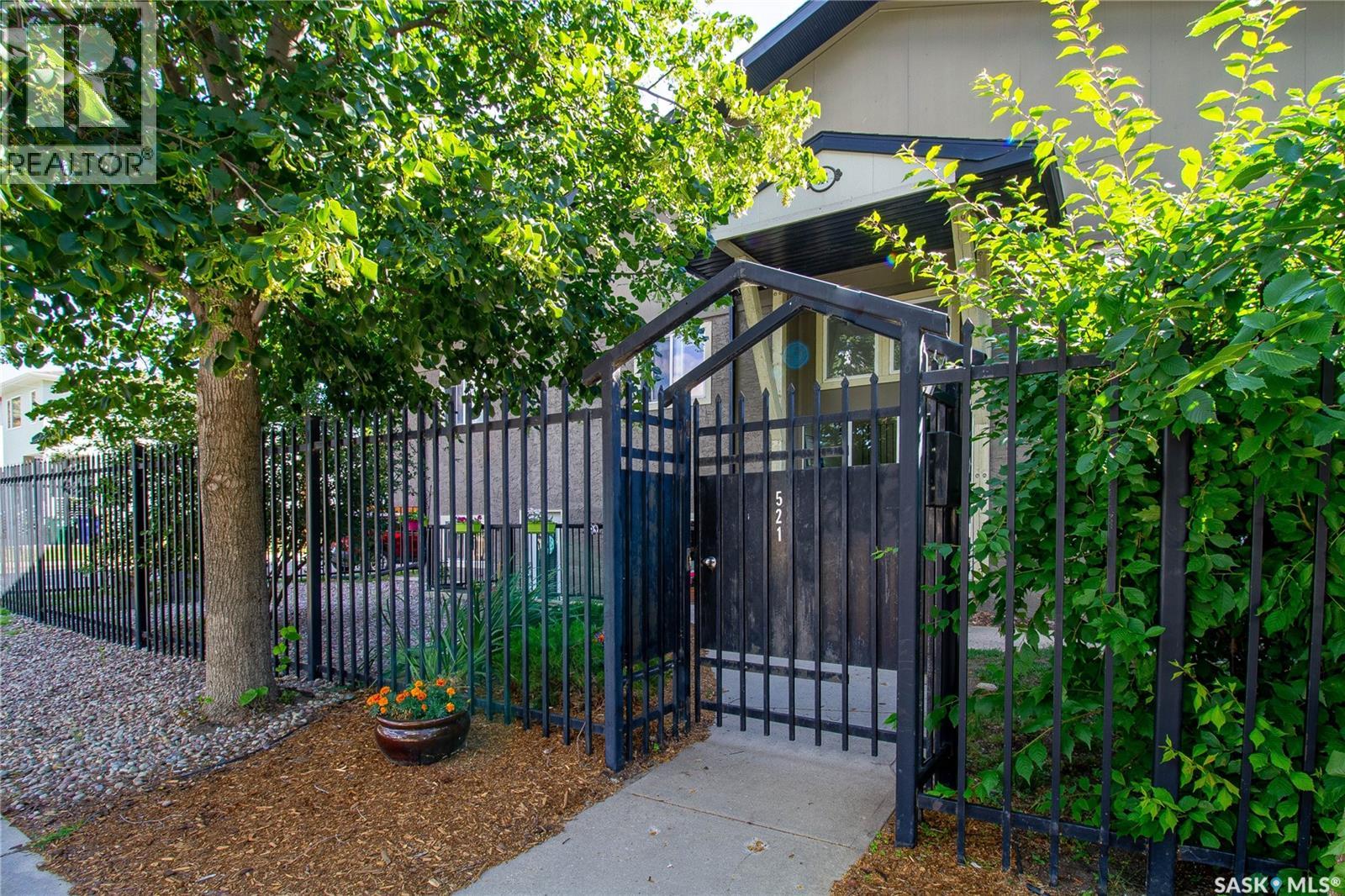 203 521 18th Street W