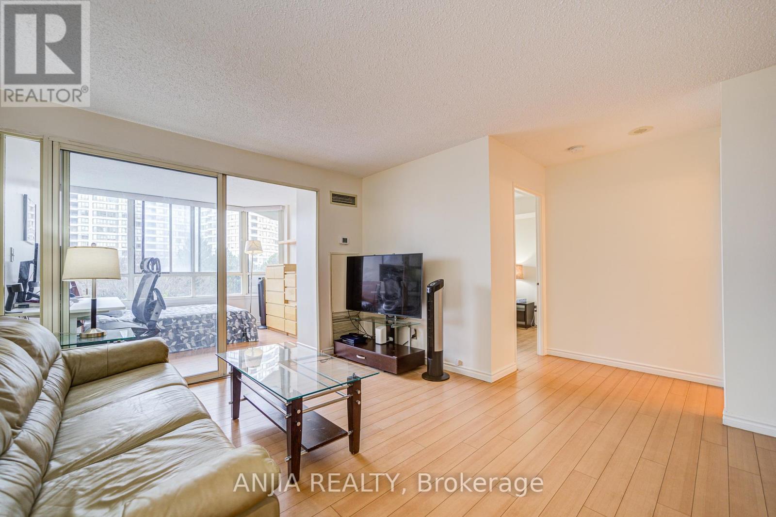 512 225 Bamburgh Circle