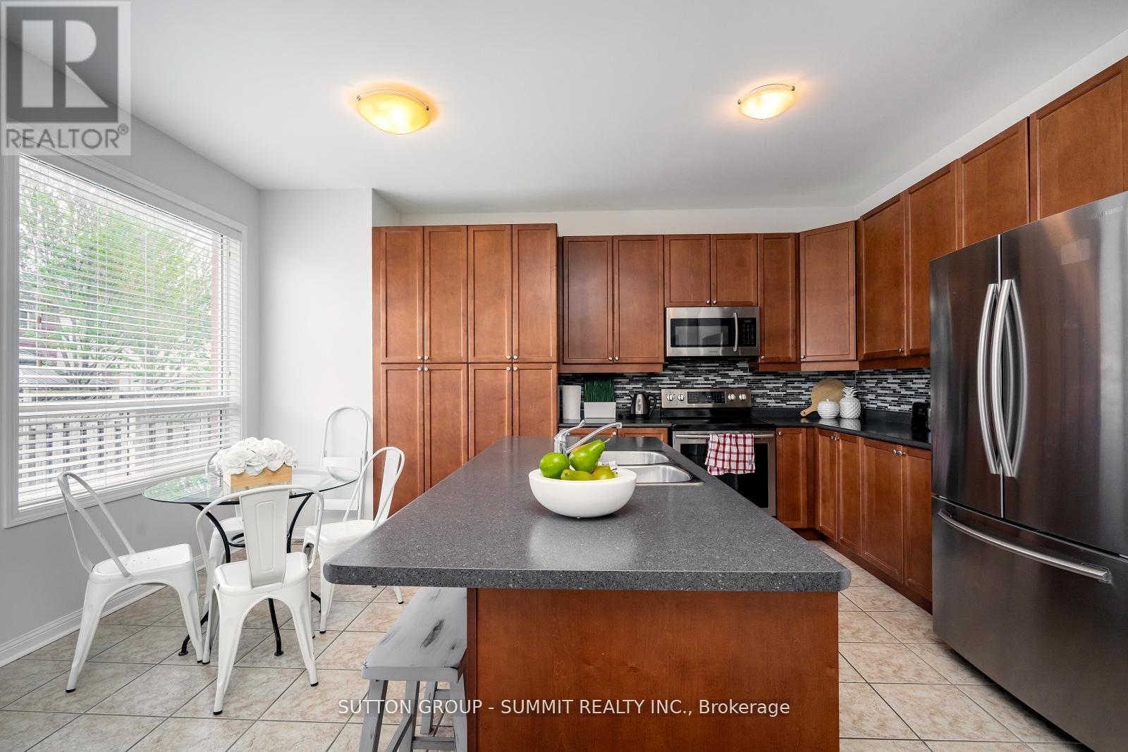 1283 Robson Crescent