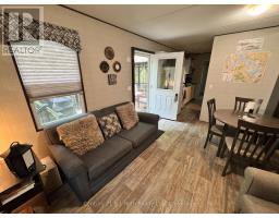 733 Poplar Crescent, Bracebridge, ON P1H1W9 Photo 2