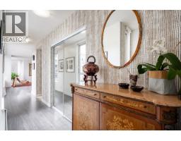 302 1228 Marinaside Crescent, Image 2