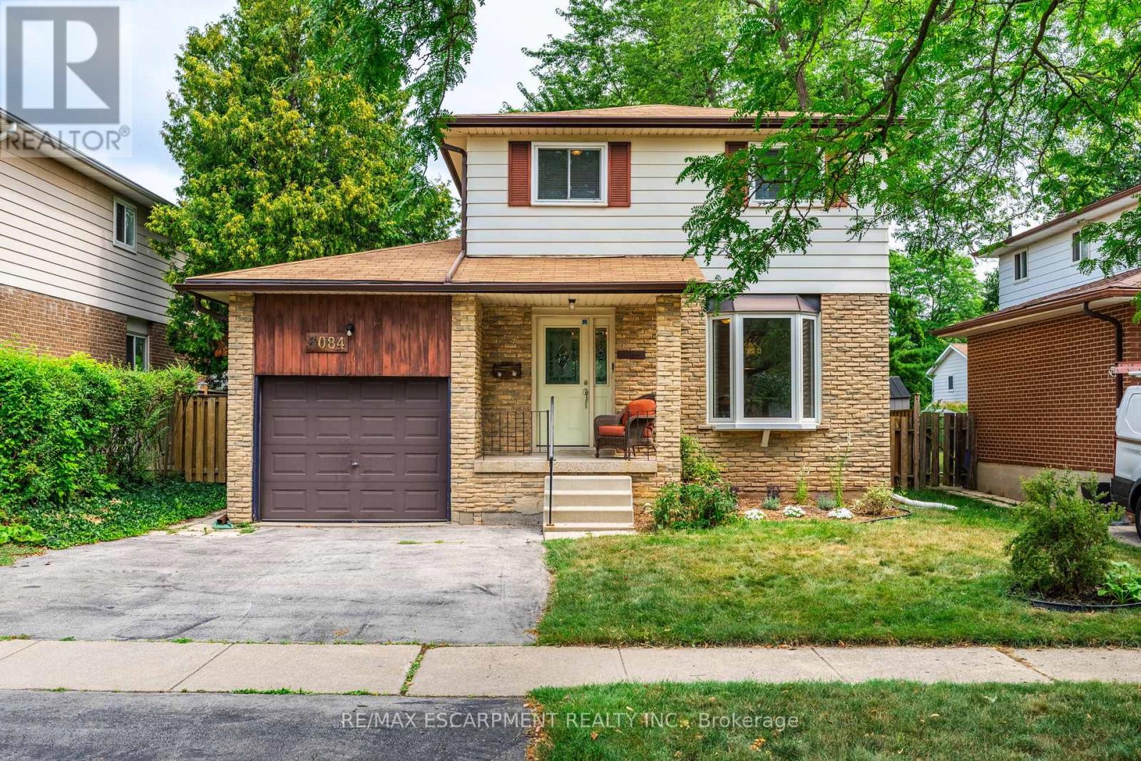 3084 Parkgate Crescent