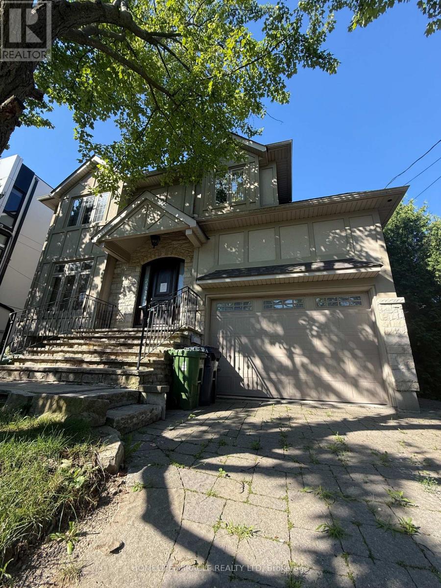 16 Ravenscrest Drive