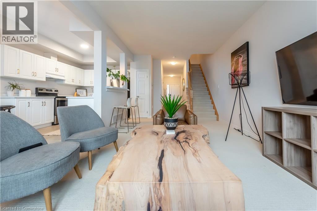 80 Dunrobin Lane
