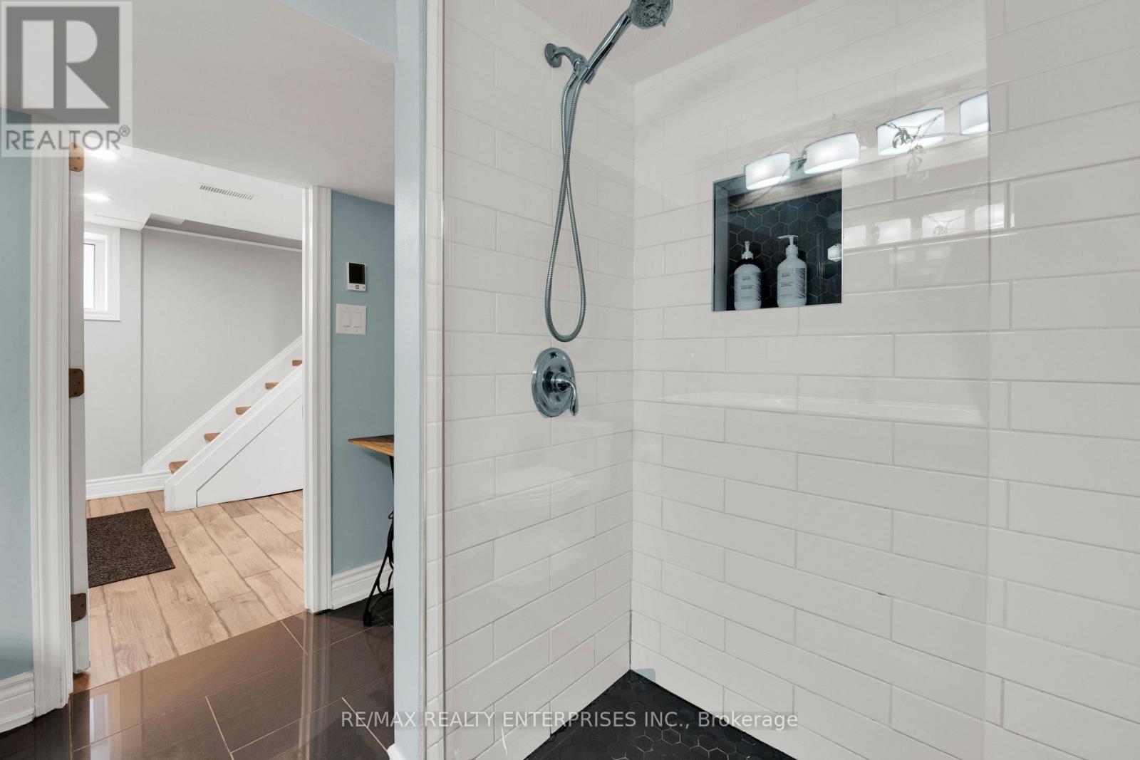 67 Kensington Avenue S