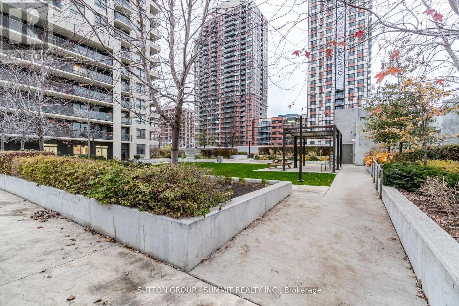 311 1410 Dupont Street