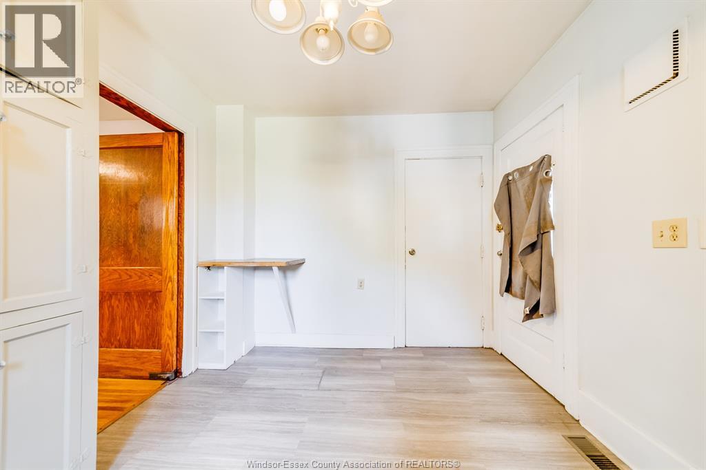 446 48 Newbury Street