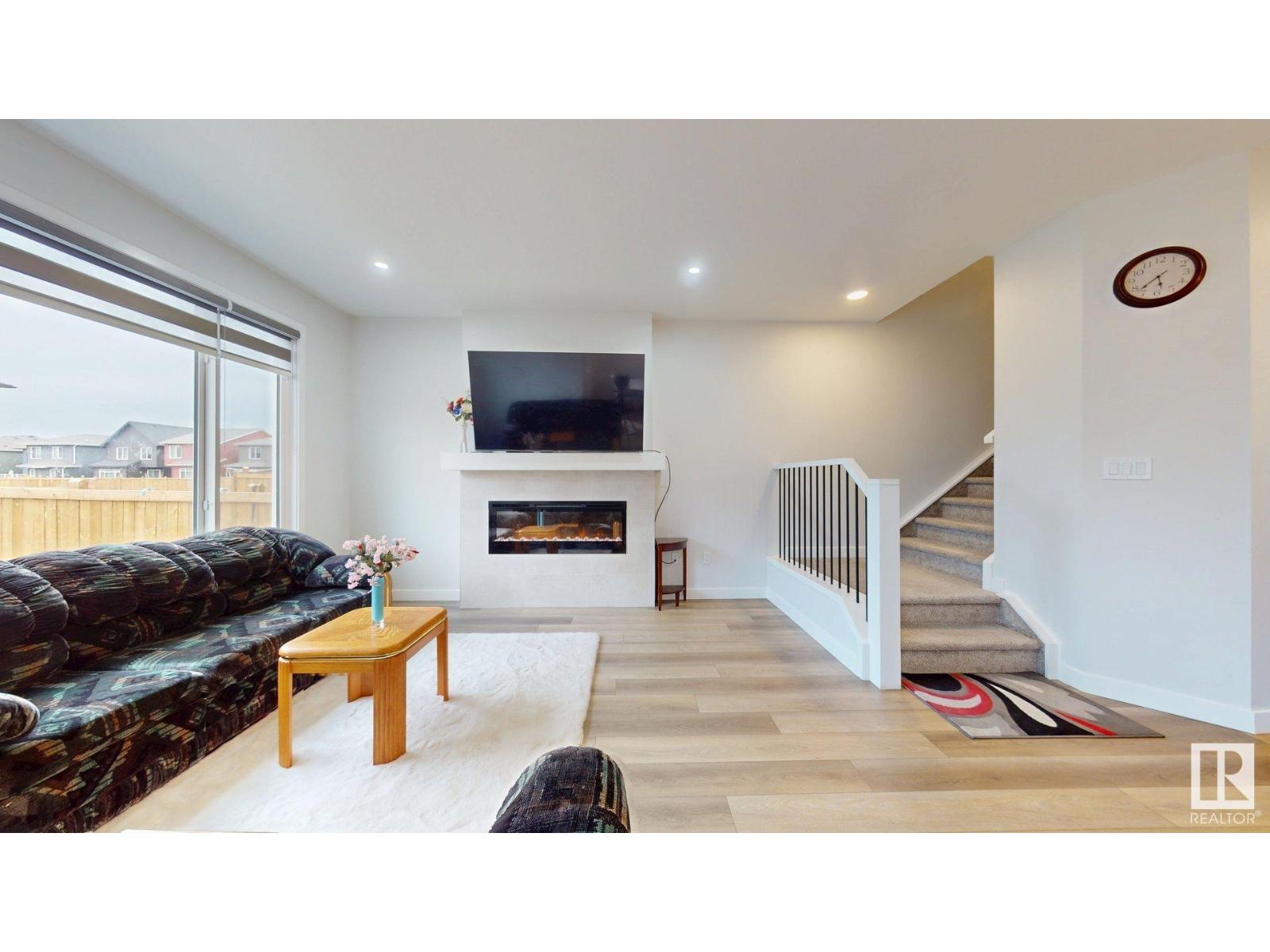 1143 Plum Ln Sw