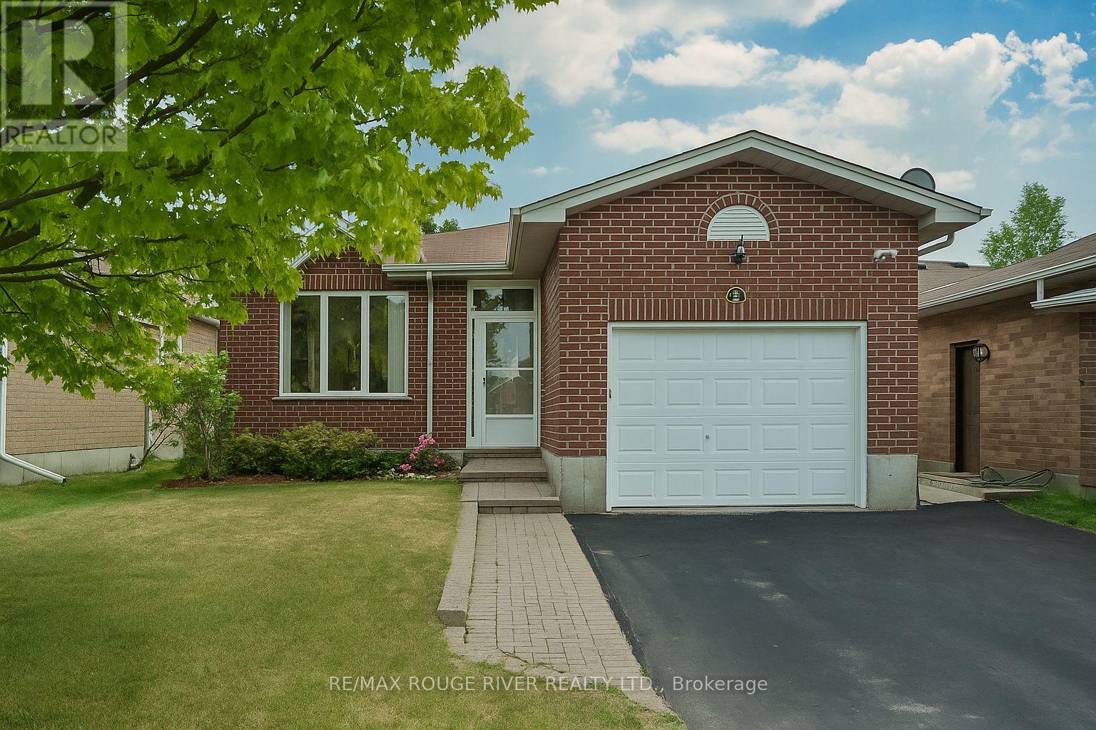 333 Mary Street W