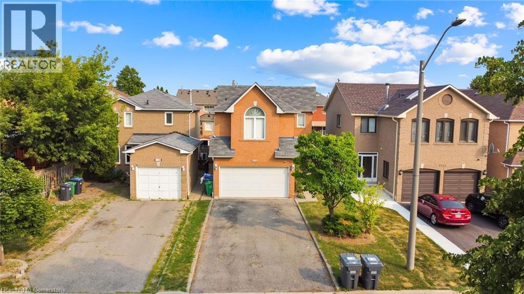 1157 Charminster Crescent
