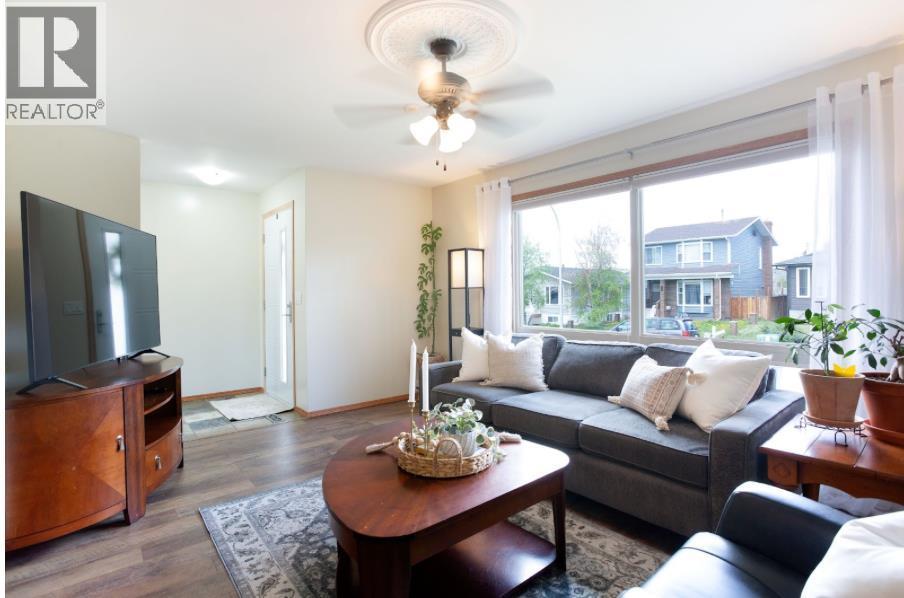 39 Elk Hill Se