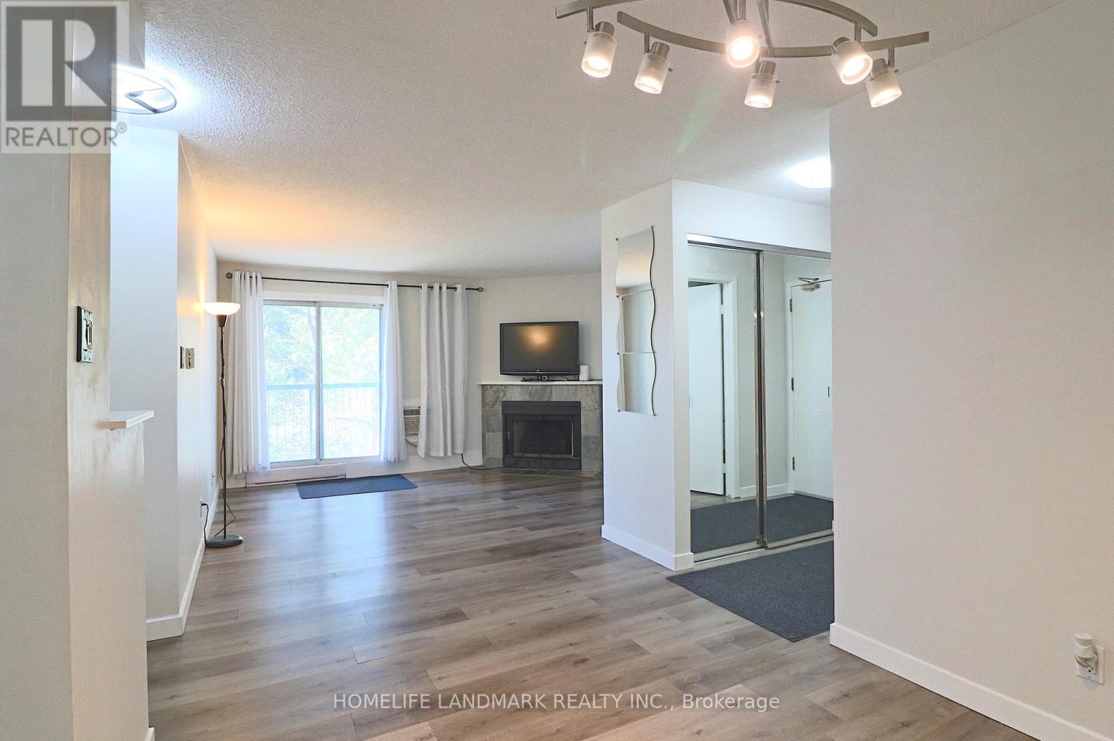 821 95 Trailwood Drive