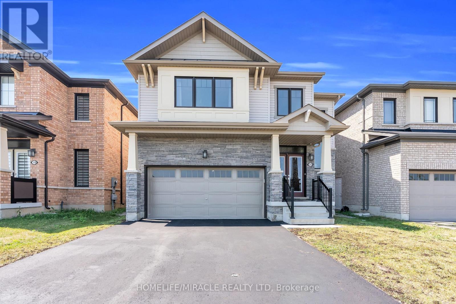 23 Royal Coachman Way