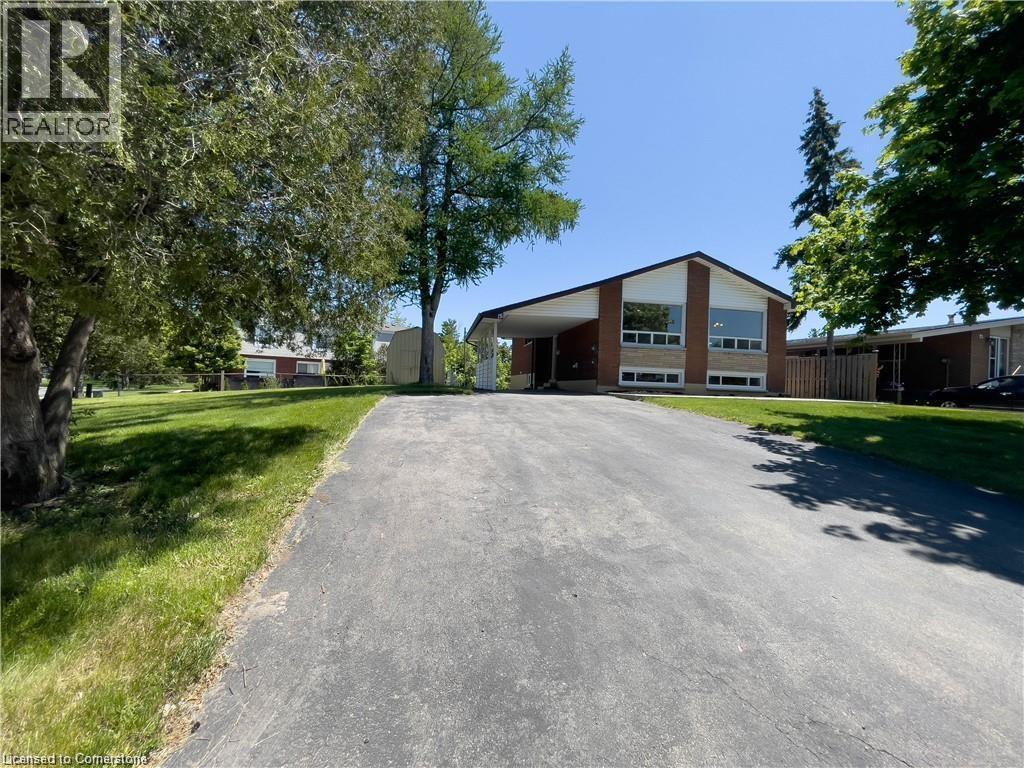 15 Champlain Avenue Unit Lower