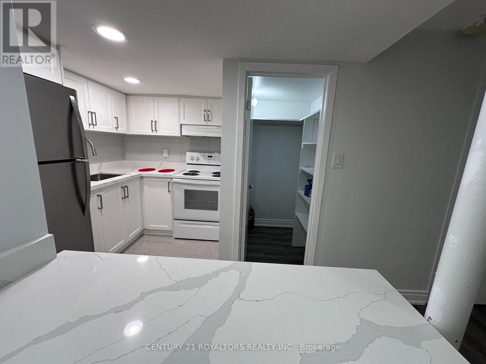 Lower 50 Marbury Crescent