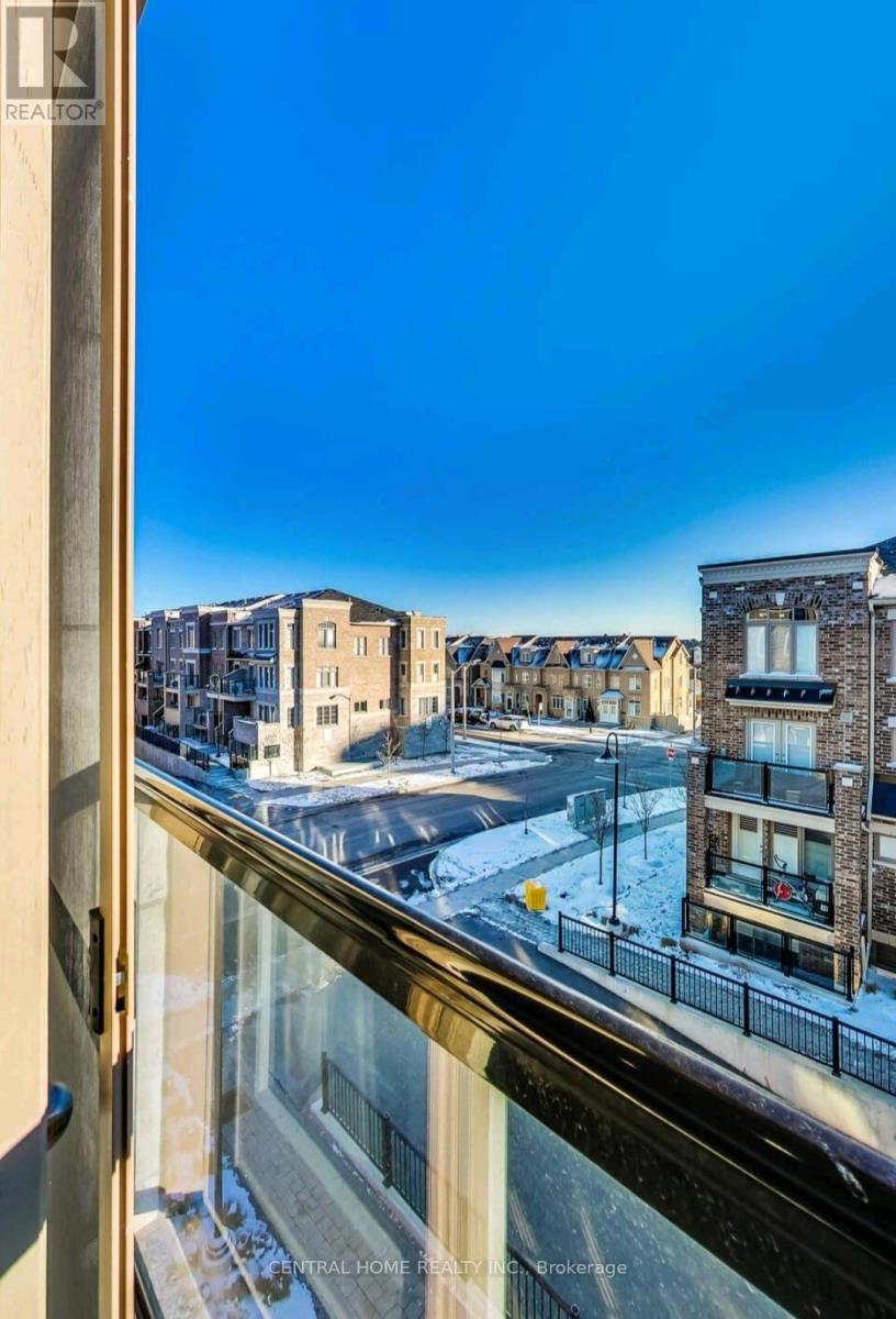 241 2355 Sheppard Avenue W