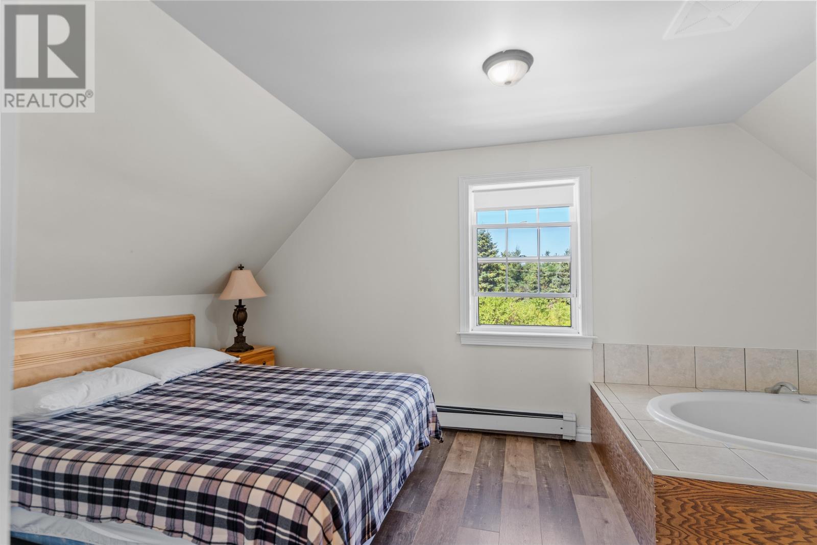 12 Driftwood Country Lane