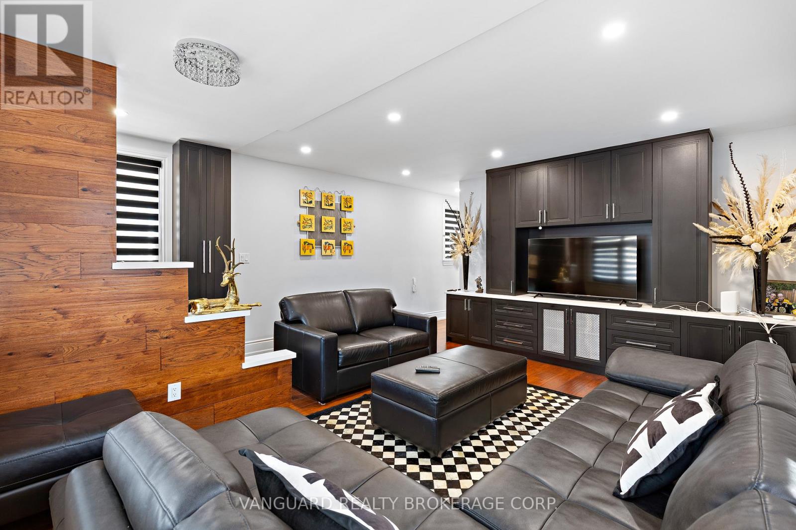 220 Belgravia Avenue