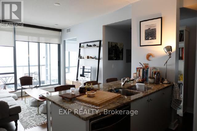 1706 438 King Street W