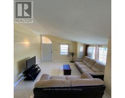 Bedroom 2 - 2 Moltan Close E, Jamaica, ON  Photo 4