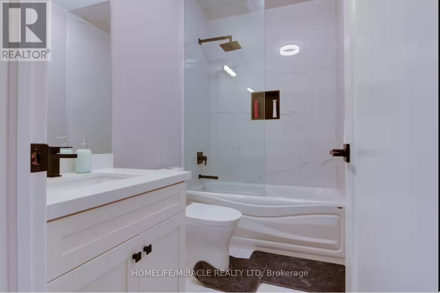 10 Stamford Square S