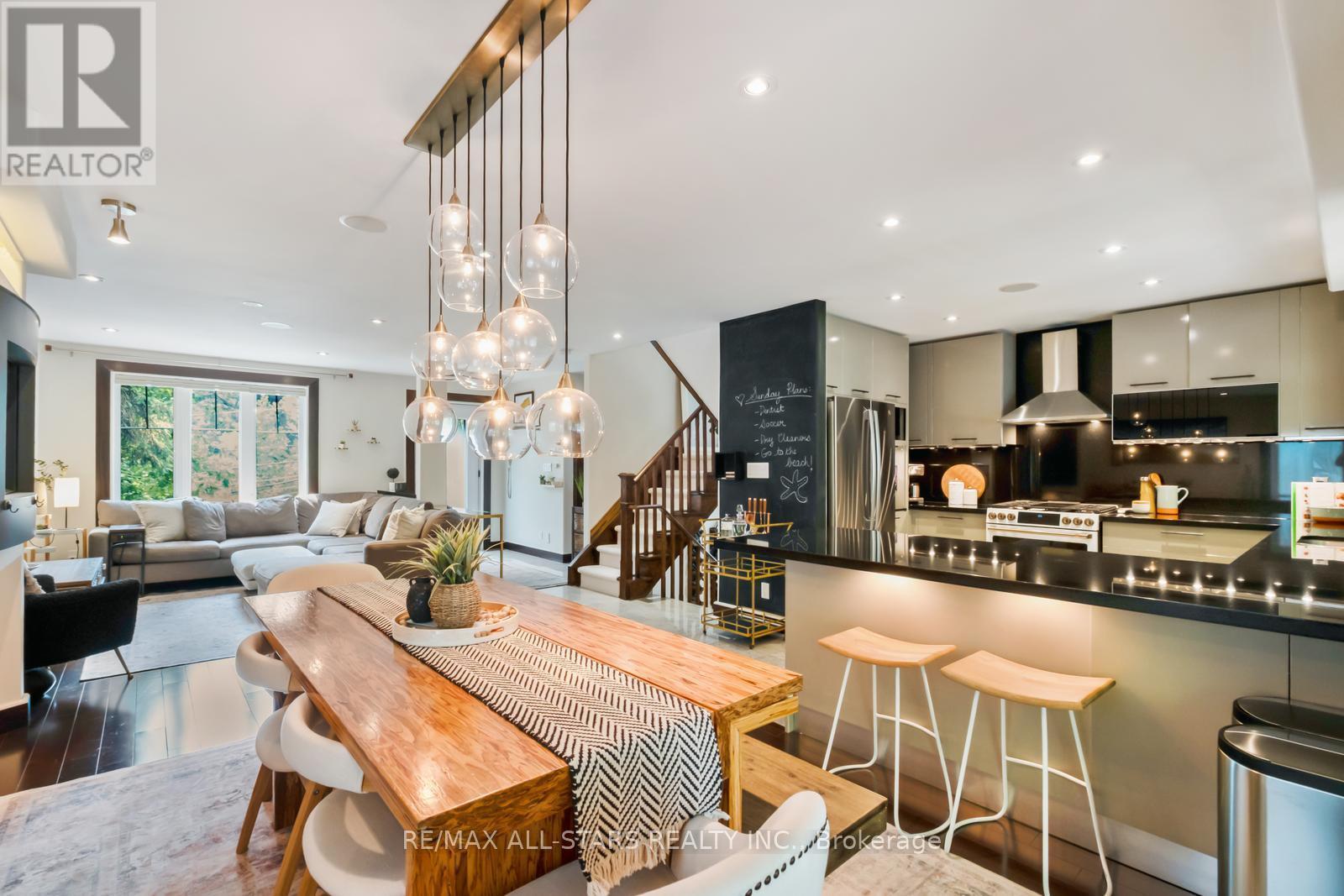 12 Glen Davis Crescent