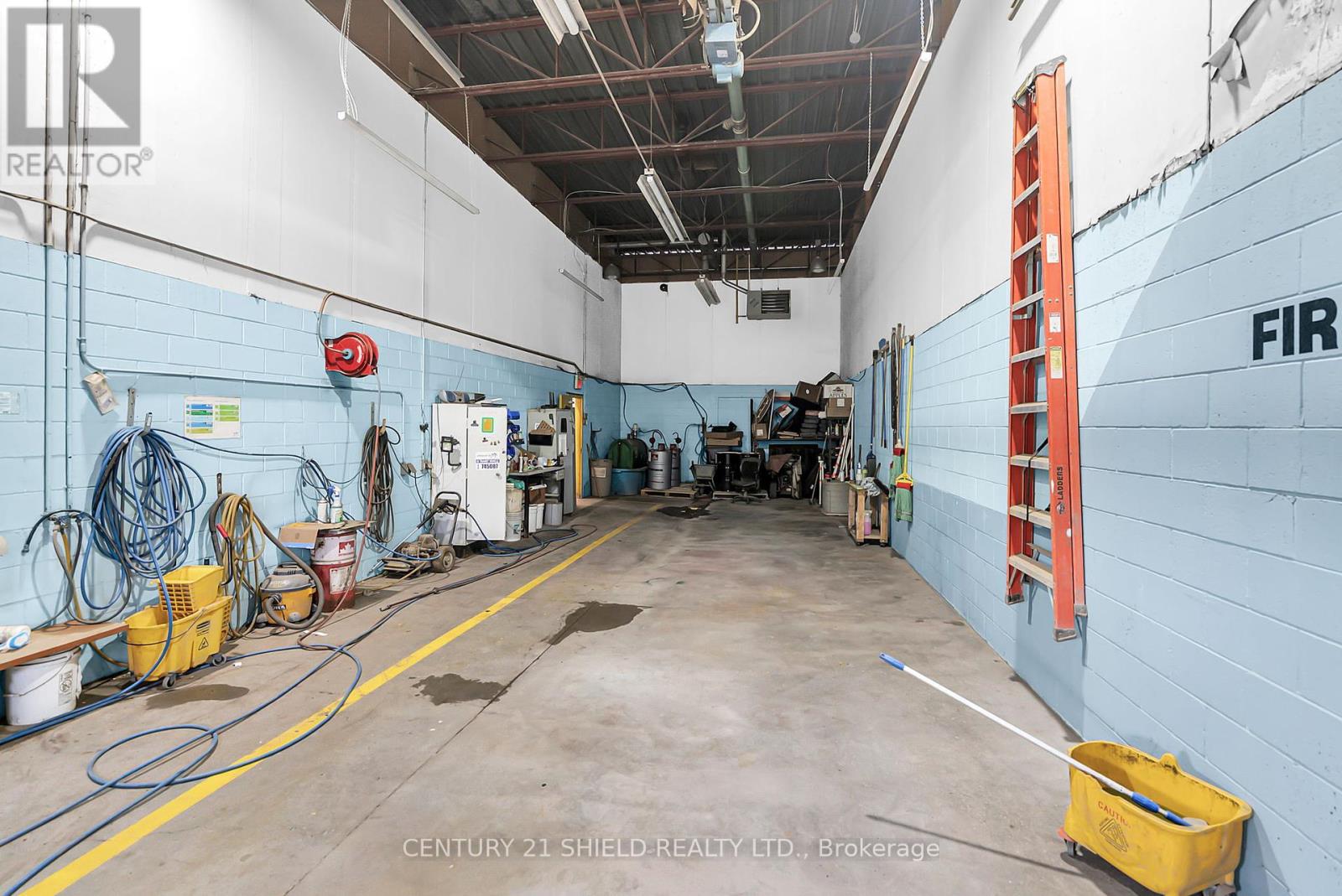 120 Tollgate Street W