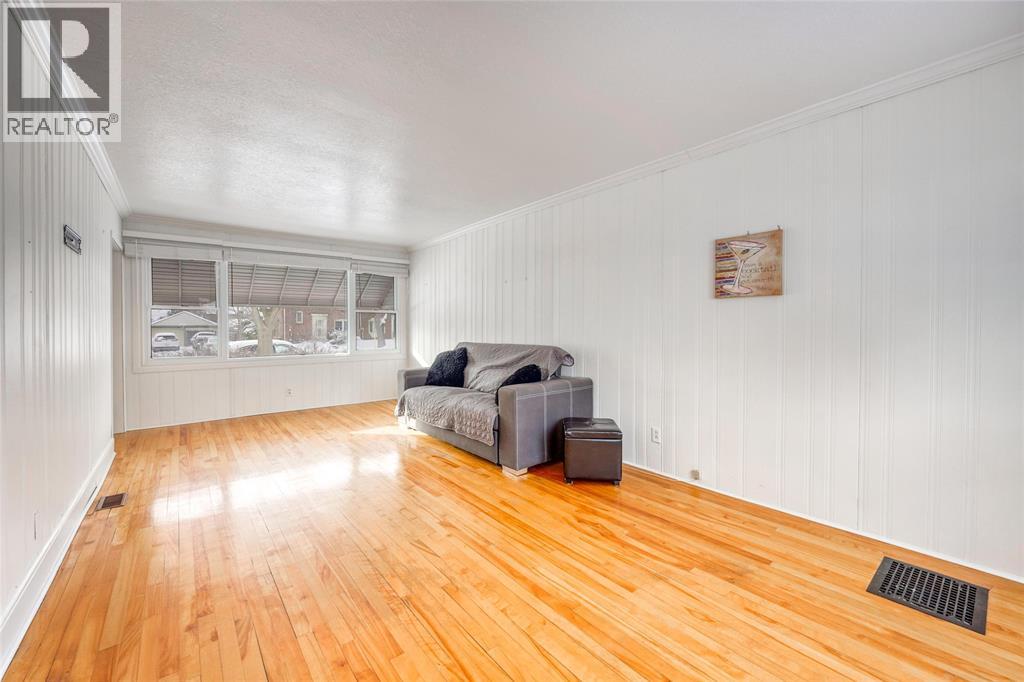 360 East Street North