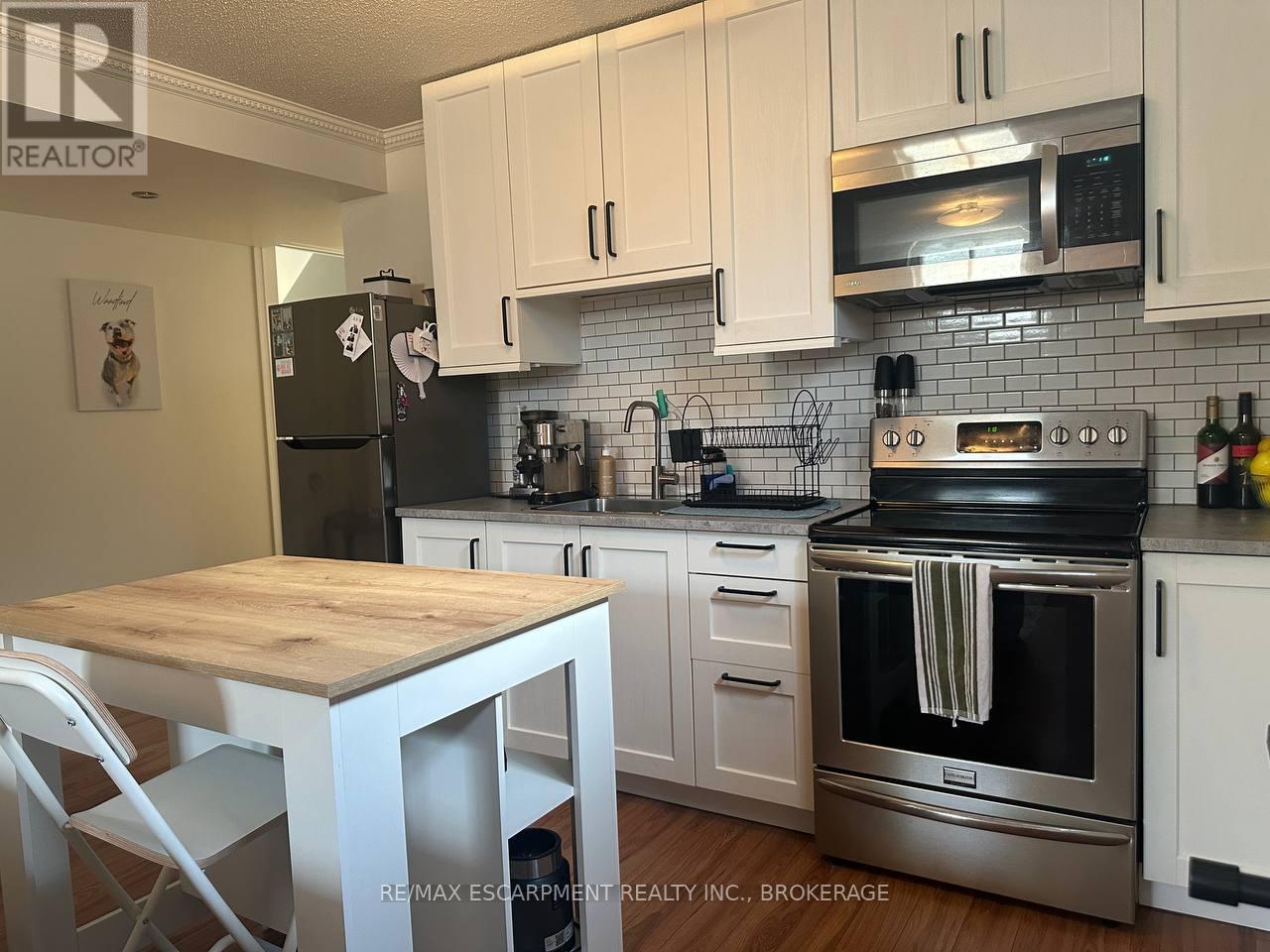 Lower 253 East 44th Street