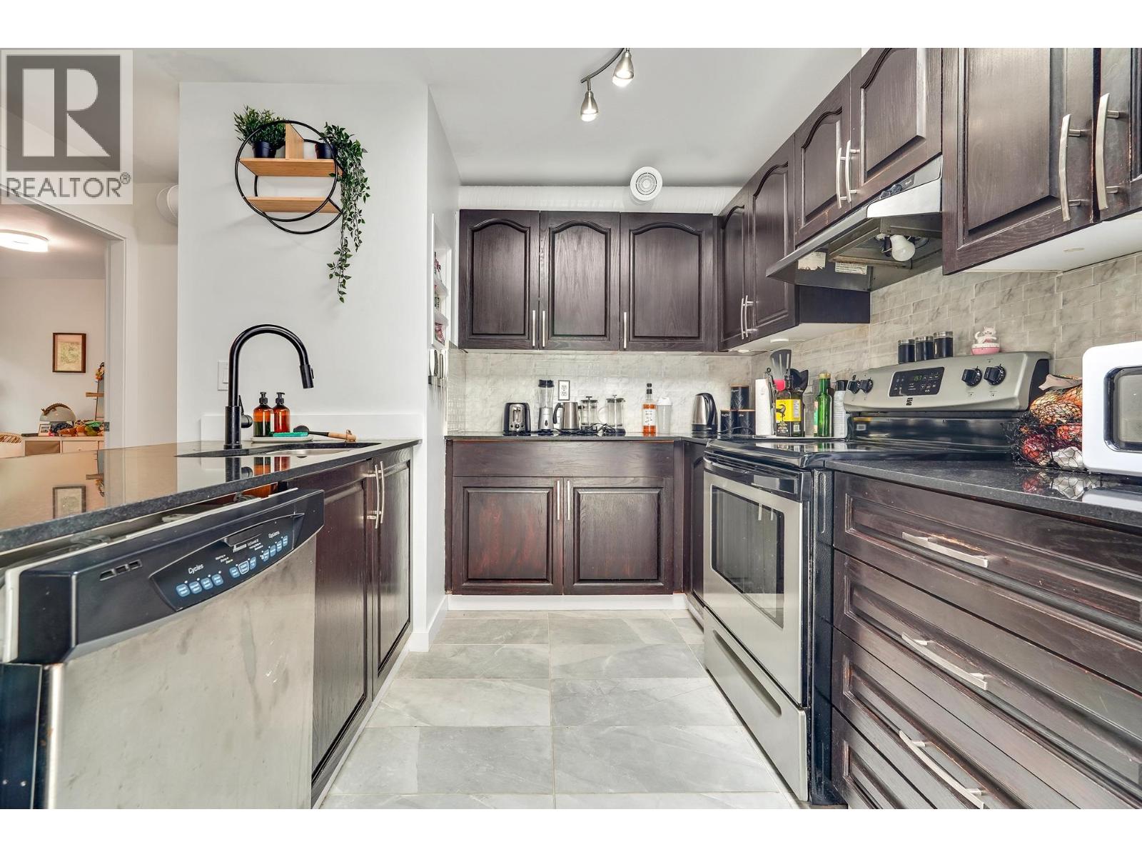 17 Mount Royal Drive