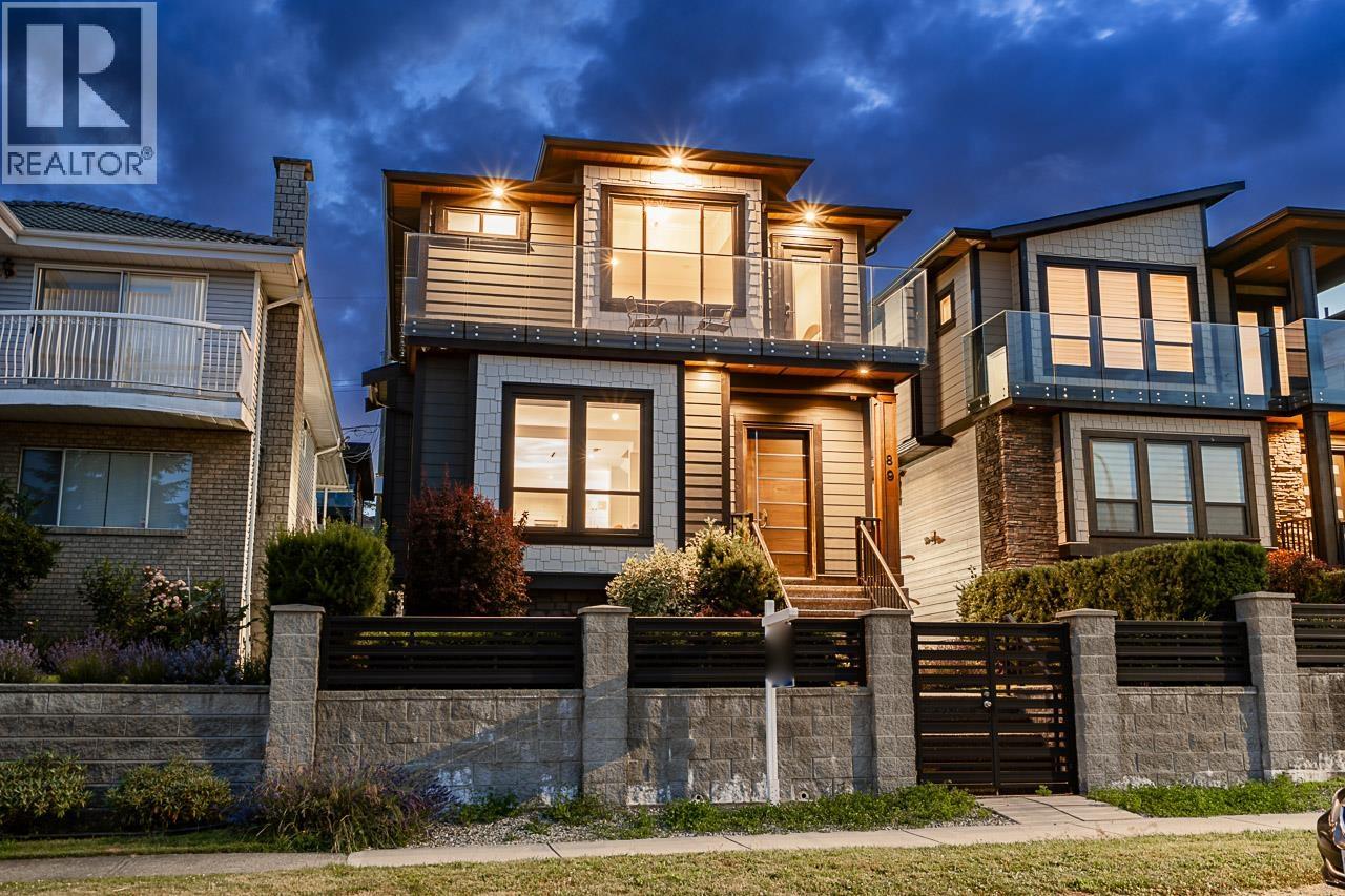 89 Warwick Avenue