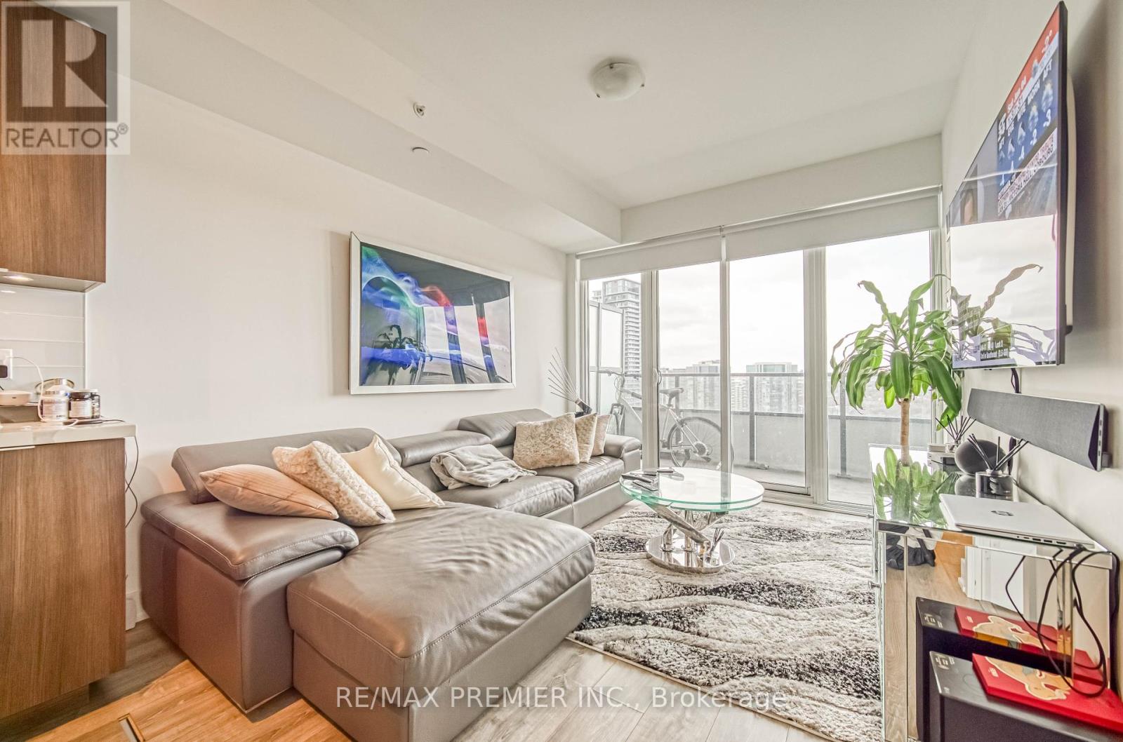 2712 30 Shore Breeze Drive