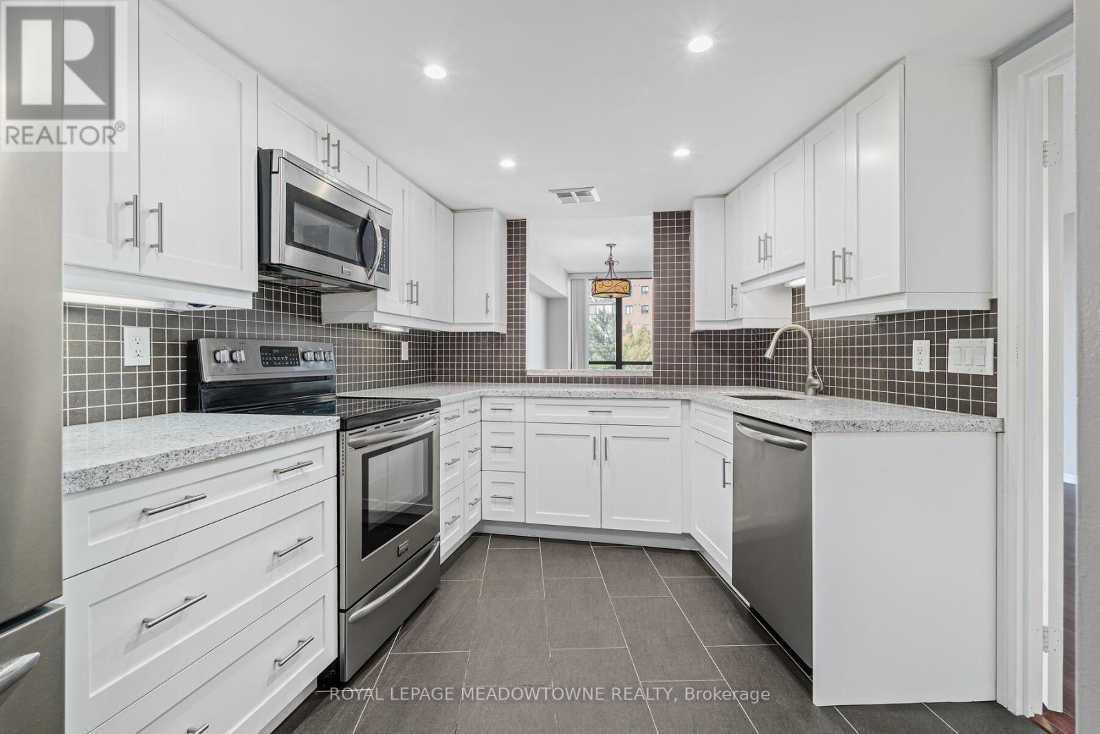 506 1230 Marlborough Court