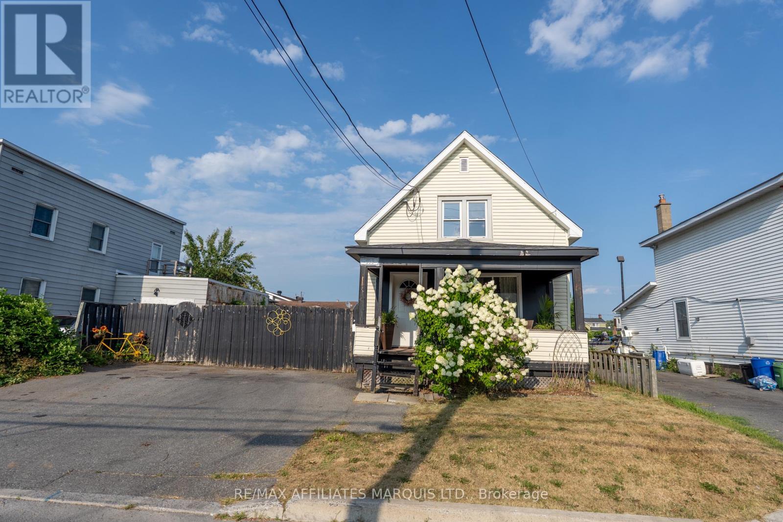 633 Augustus Street