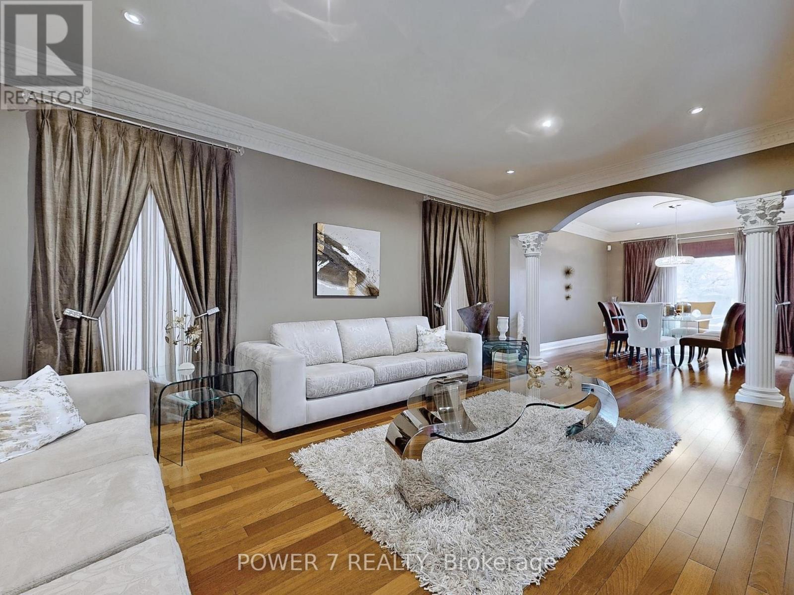 76 Silver Rose Crescent
