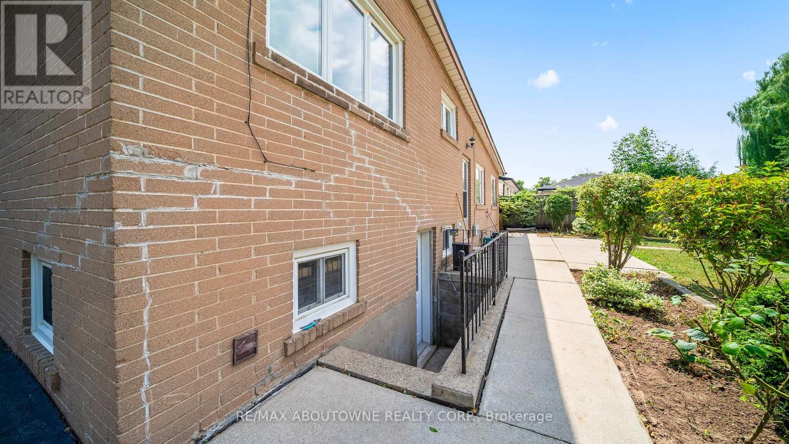 517 Pinegrove Road