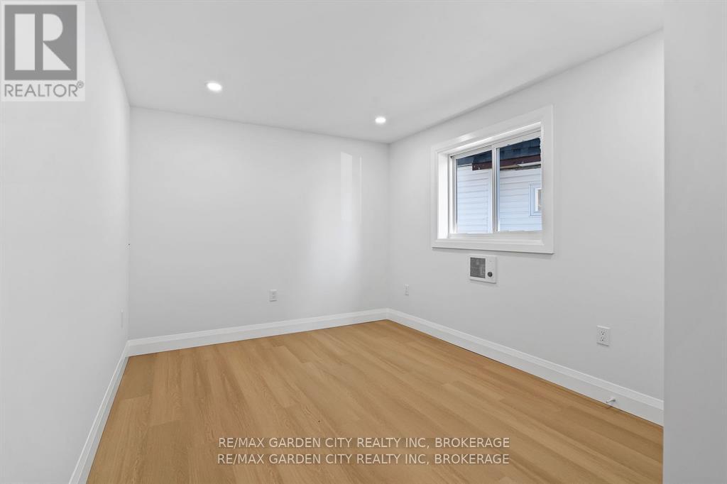 235 Lincoln Road W