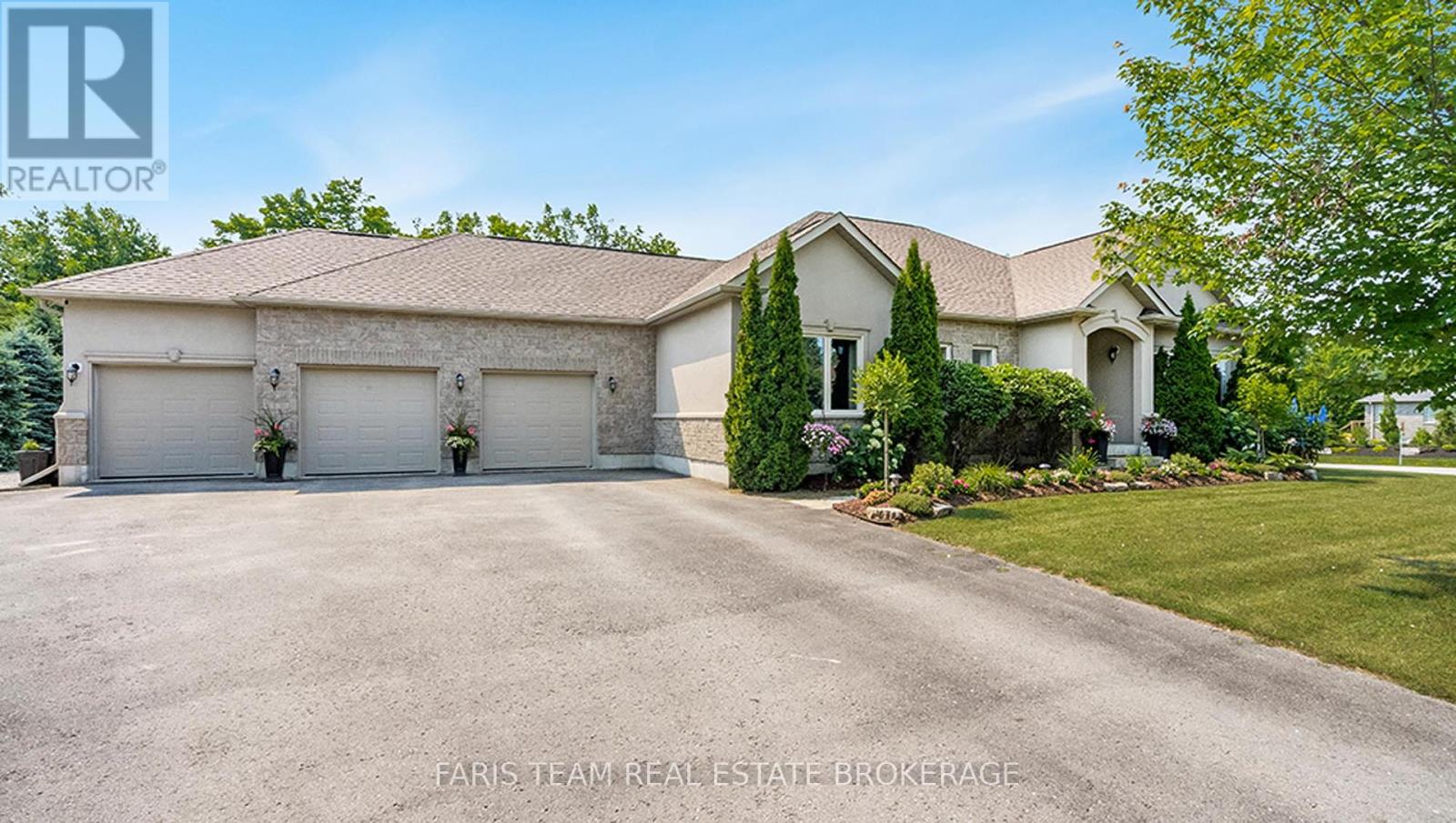 64 Red Oak Crescent