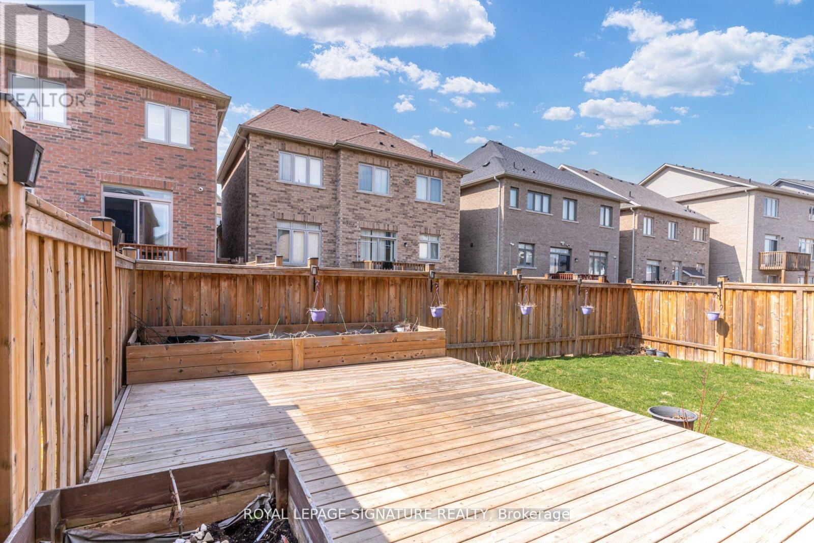 104 Stedford Crescent E