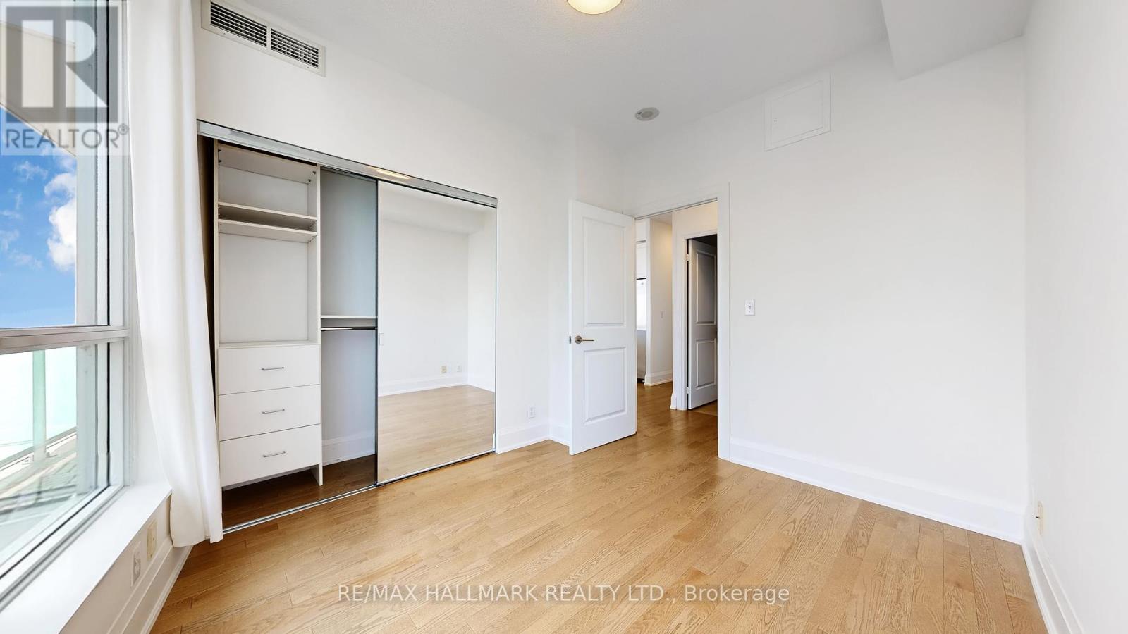 1607 1910 Lake Shore Boulevard W