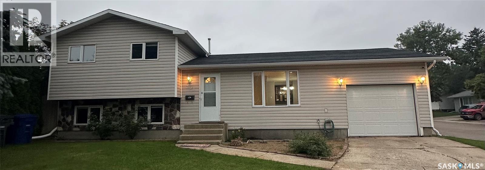 201 Haviland Crescent