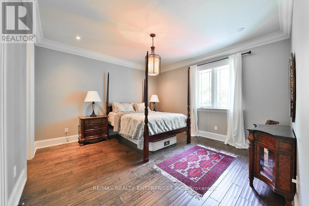 5047 Lakeshore Road