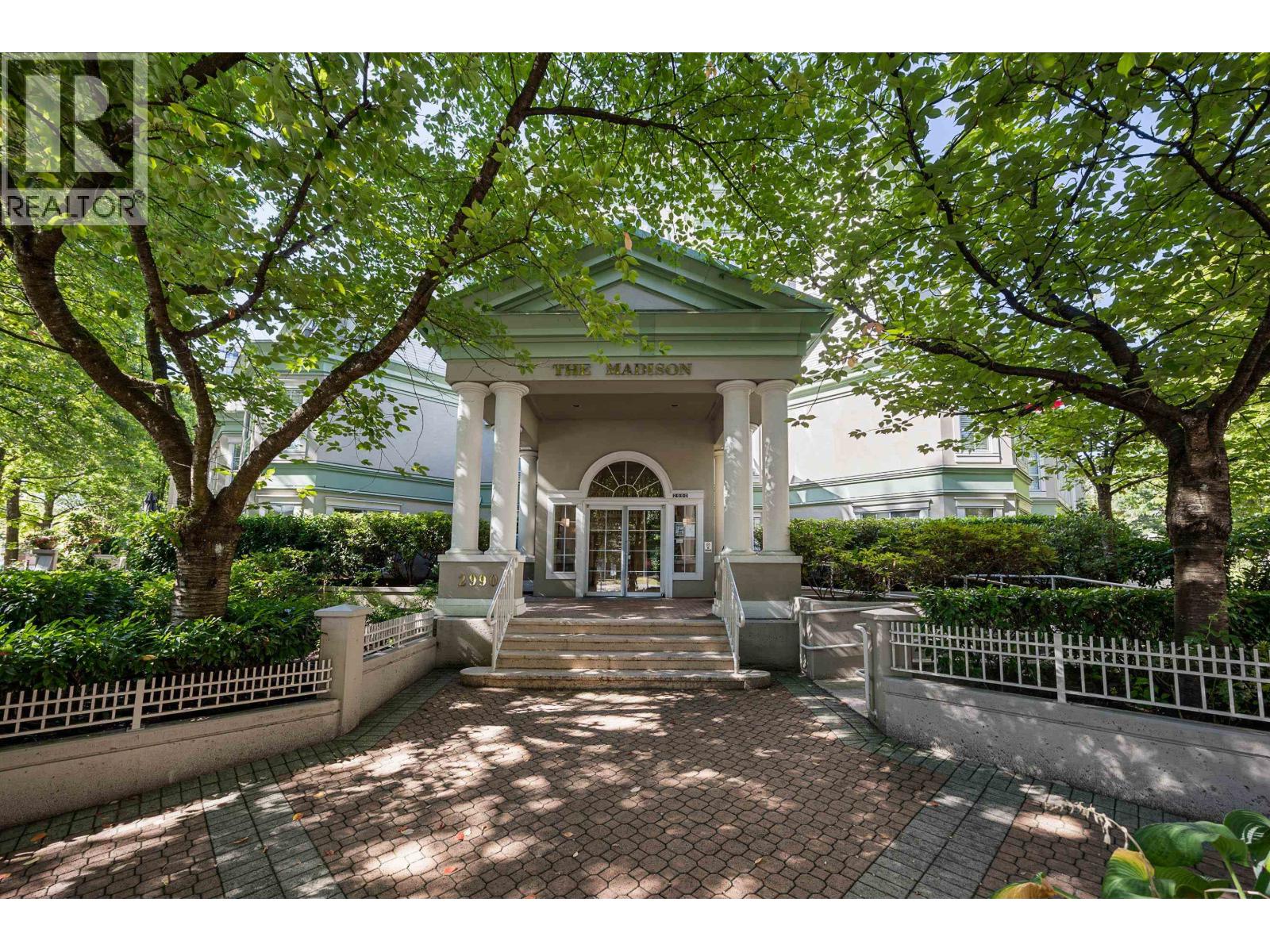 206 2990 Princess Crescent
