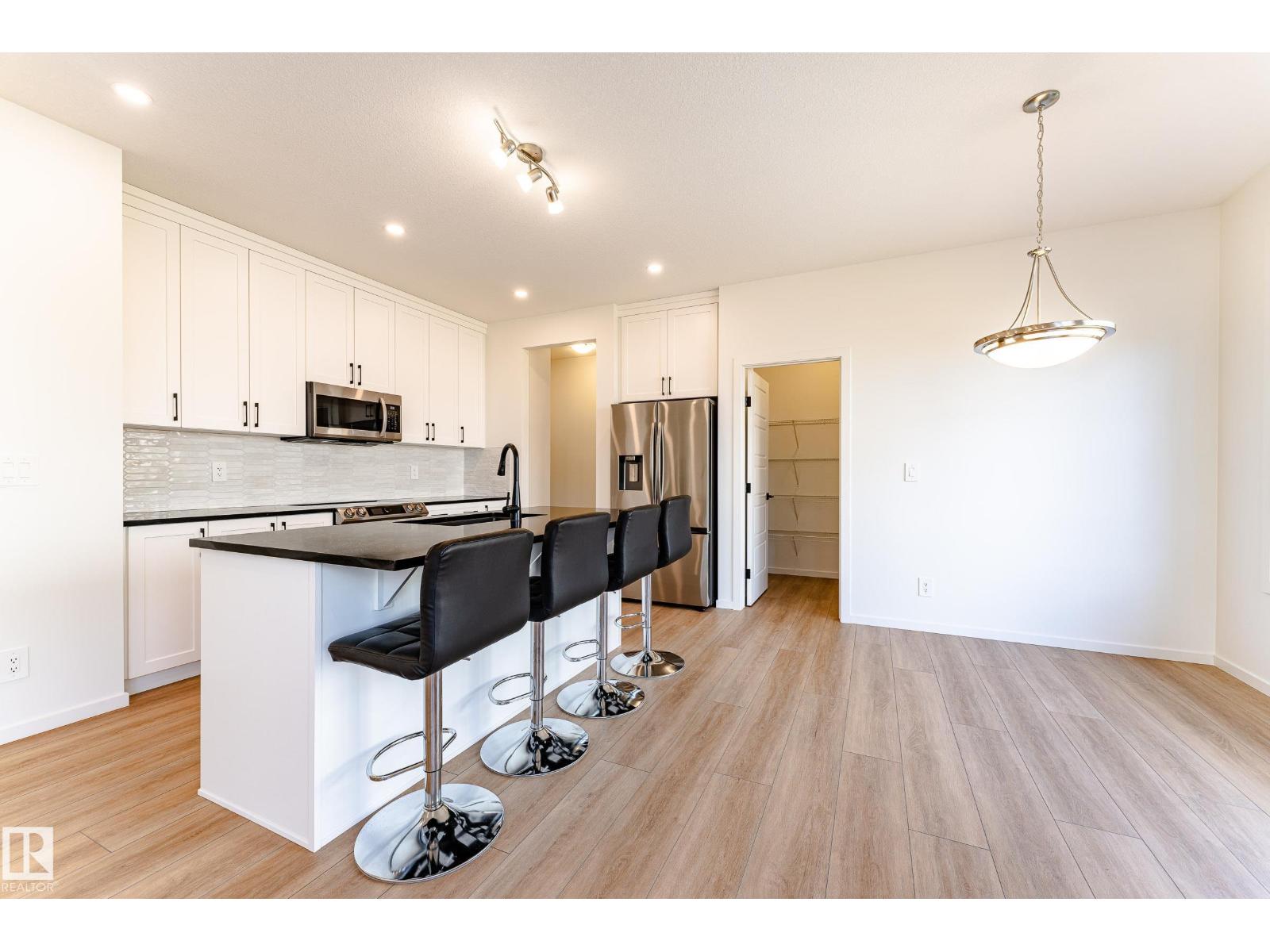 20618 19 A Av Nw