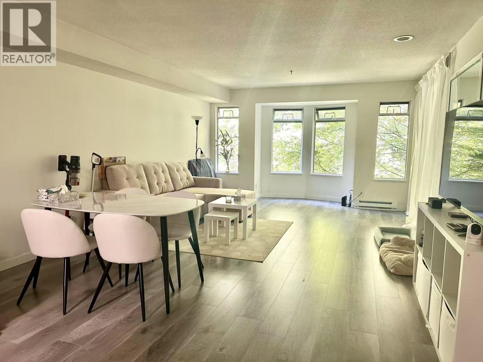 409 6737 Station Hill Court